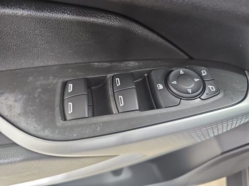 Used 2024 Chevrolet Trax LS w/ LS Convenience Package FWD image 32