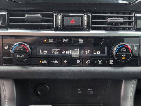 Used 2022 Nissan Pathfinder SV FWD image 24