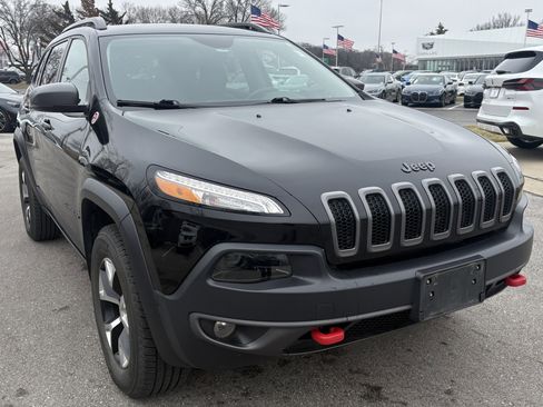 Used 2018 Jeep Cherokee Trailhawk w/ Quick Order Package 27L AWD/4WD image 2