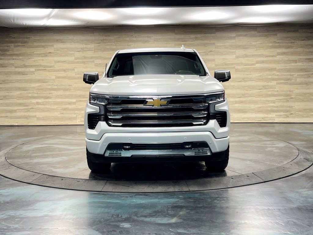 Used 2024 Chevrolet Silverado 1500 High Country w/ Technology Package AWD/4WD image 9