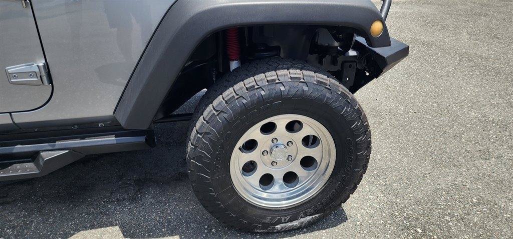 Used 2014 Jeep Wrangler Sport w/ Quick Order Package 24S AWD/4WD image 9