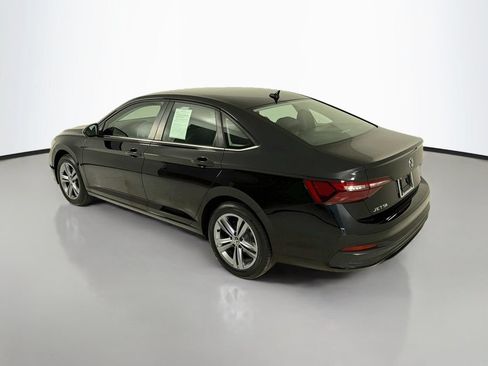 Used 2023 Volkswagen Jetta SE FWD image 5
