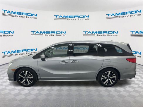 Used 2018 Honda Odyssey Elite image 2