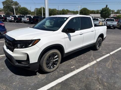 Used 2025 Honda Ridgeline Sport image 1