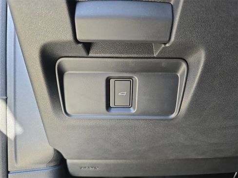 New 2026 Land Rover Discovery Sport Landmark image 28