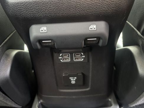Used 2021 Jeep Wrangler Unlimited Rubicon w/ LED Lighting Group AWD/4WD image 38