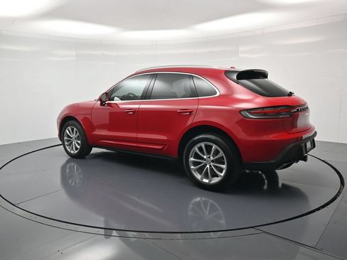 Certified 2025 Porsche Macan AWD/4WD image 3
