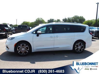 New 2026 Chrysler Pacifica Pinnacle