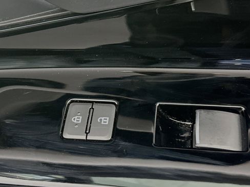 Used 2024 Toyota bZ4X Limited image 29