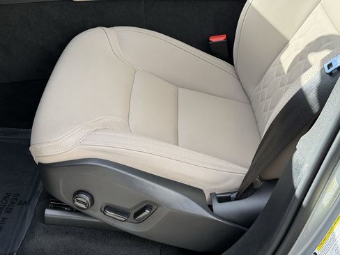 Certified 2025 Volvo XC90 B5 Plus image 18