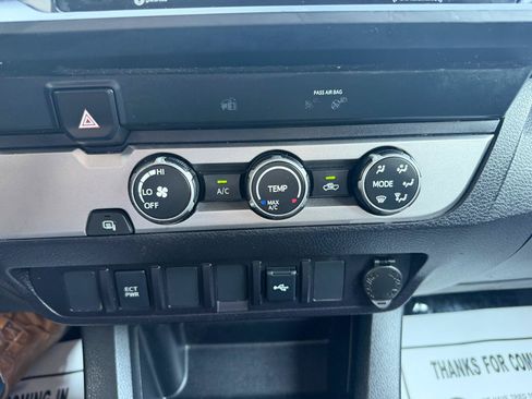 Used 2022 Toyota Tacoma SR RWD image 16