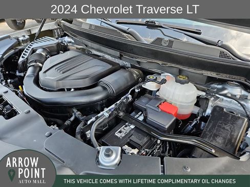 Used 2024 Chevrolet Traverse LT w/ Trailering Package FWD image 14