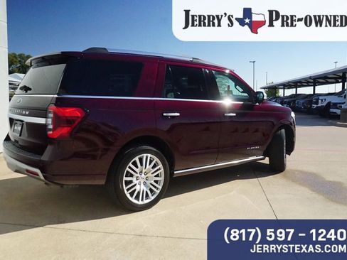 Used 2024 Ford Expedition Platinum image 5