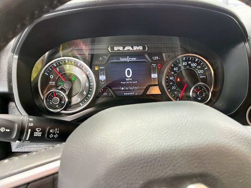 Used 2022 RAM 1500 Big Horn AWD/4WD image 12