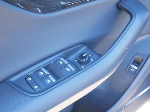 Used 2021 Audi Q8 Premium Plus image 24