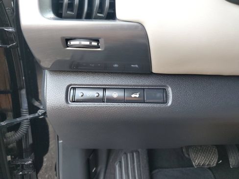 Used 2025 Nissan Pathfinder SL FWD image 29