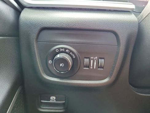 Used 2022 Jeep Grand Cherokee L Limited w/ Luxury Tech Group II AWD/4WD image 30