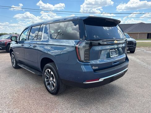 New 2026 Chevrolet Suburban LT w/ Comfort Package AWD/4WD image 4