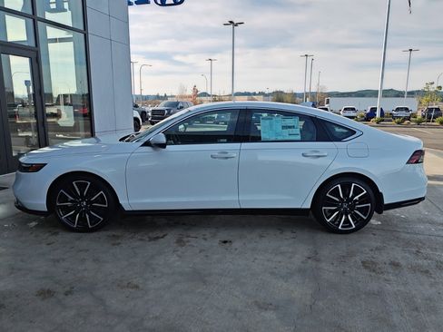 New 2025 Honda Accord Touring image 8