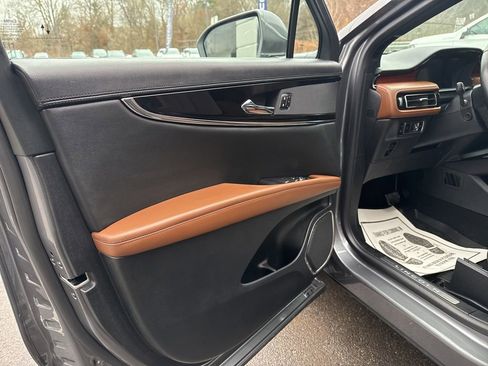 Used 2023 Lincoln Nautilus Reserve image 19