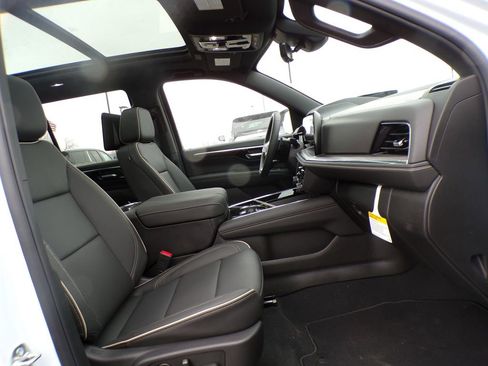 New 2026 Chevrolet Tahoe Premier AWD/4WD image 18