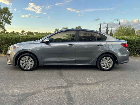 Used 2020 Kia Rio S image 2