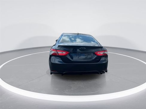 Used 2019 Toyota Camry SE image 7