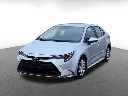 Used 2025 Toyota Corolla LE image 7