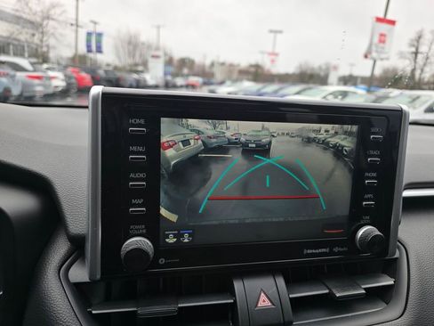 Used 2021 Toyota RAV4 XLE w/ Convenience Package image 24