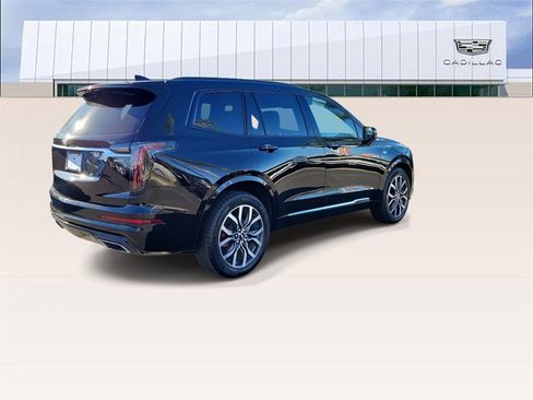 Certified 2022 Cadillac XT6 Sport w/ Technology Package image 8