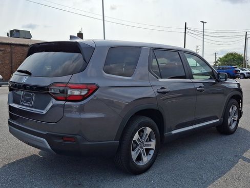 Used 2025 Honda Pilot EX-L image 4