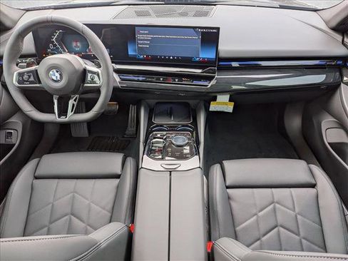 Used 2026 BMW 530i w/ M Sport Package RWD image 15