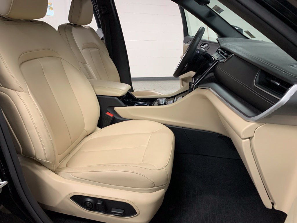 Used 2023 Jeep Grand Cherokee Limited RWD image 5
