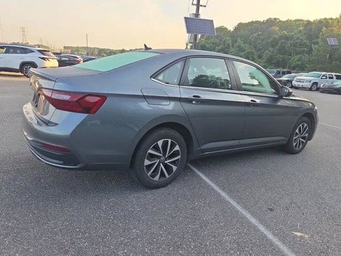 Used 2022 Volkswagen Jetta S FWD image 3
