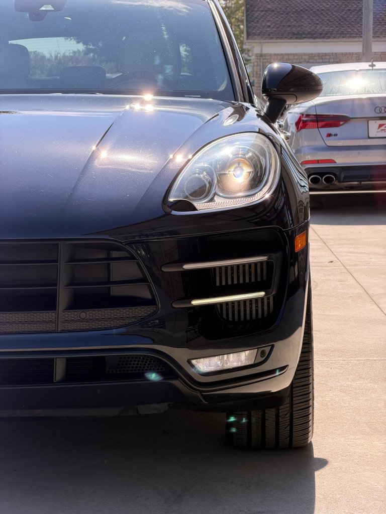 Used 2016 Porsche Macan Turbo AWD/4WD image 13