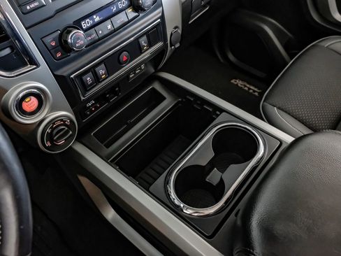 Used 2019 Nissan Titan PRO-4X image 22