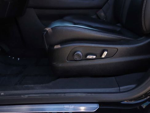 Used 2025 Cadillac XT4 Premium Luxury w/ Cold Weather Package FWD image 20