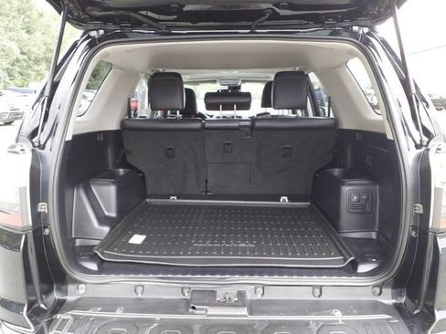 Used 2021 Toyota 4Runner Limited AWD/4WD image 23