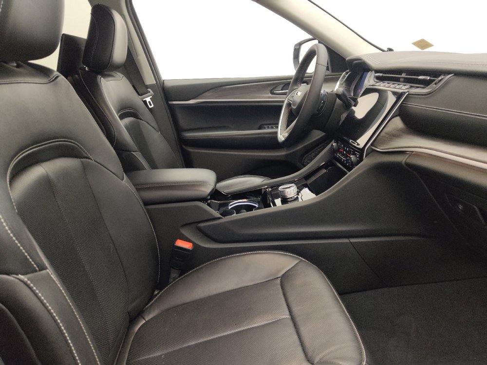 Used 2023 Jeep Grand Cherokee Limited w/ Luxury Tech Group II RWD image 21