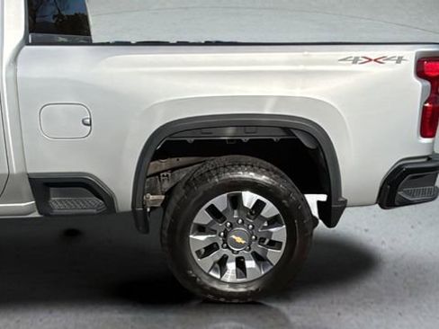 Used 2023 Chevrolet Silverado 2500 Custom w/ Custom Value Package image 32