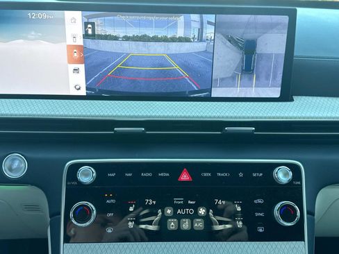 Used 2025 Genesis GV80 3.5T Prestige image 23