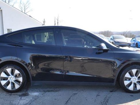 Used 2023 Tesla Model Y Long Range image 6