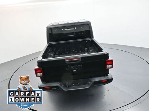 Used 2023 Jeep Gladiator Sport image 16