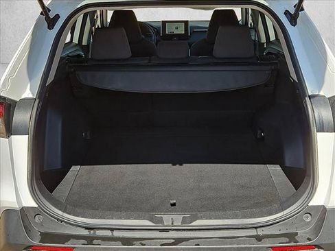 Used 2025 Toyota RAV4 XLE AWD/4WD image 6