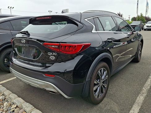 Used 2018 INFINITI QX30 Premium w/ Navigation Package AWD/4WD image 4