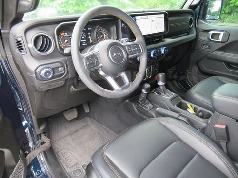 Certified 2025 Jeep Wrangler Unlimited Sahara w/ Safety Group AWD/4WD image 17