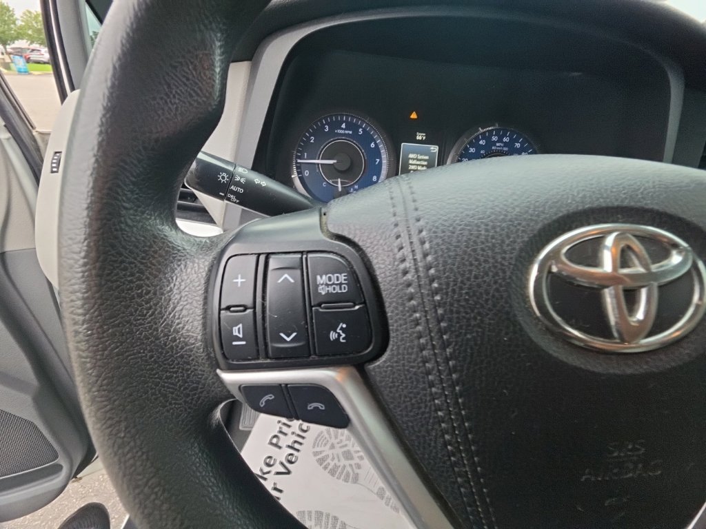 Used 2019 Toyota Sienna LE AWD/4WD image 15