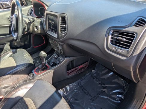 Used 2019 Jeep Compass Trailhawk image 17
