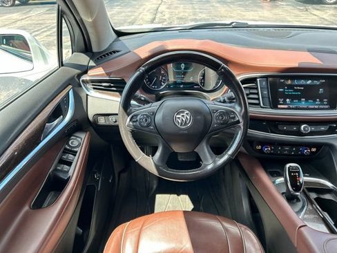 Used 2018 Buick Enclave Avenir AWD/4WD image 32