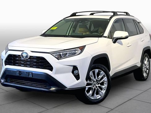 Used 2019 Toyota RAV4 XLE Premium AWD/4WD image 1